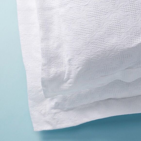 Docofil EURO Pillows 26”x26” w/ Waffle Texture Shams Set of 2 Gorgeous NWOT - Picture 3 of 3